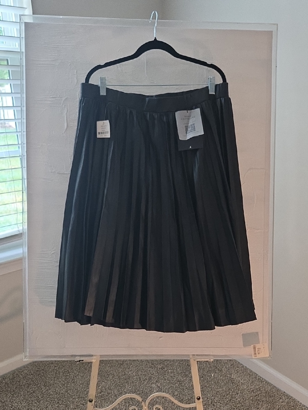 Black Pleated Midi Skirt - Unbranded